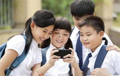 偷听手机心声，崽崽带飞全家,揭秘现代家庭沟通新方式